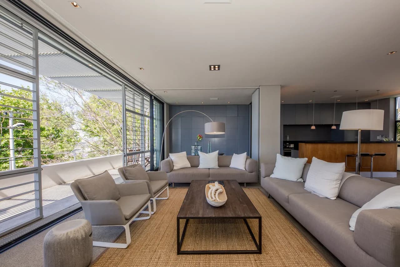 Private Doppelgeschoss-Villa mit eleganten Innenräumen, Foto 2