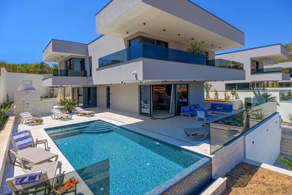 4br Prestigious Villa With Heated Pool In Marina Trogir photo 4