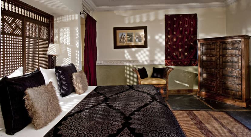 Well Decorated Suite With Balcony Overlooking The Pool