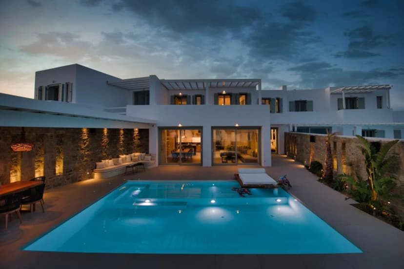 Spectacular Big Villa With Picturesque Surroundings