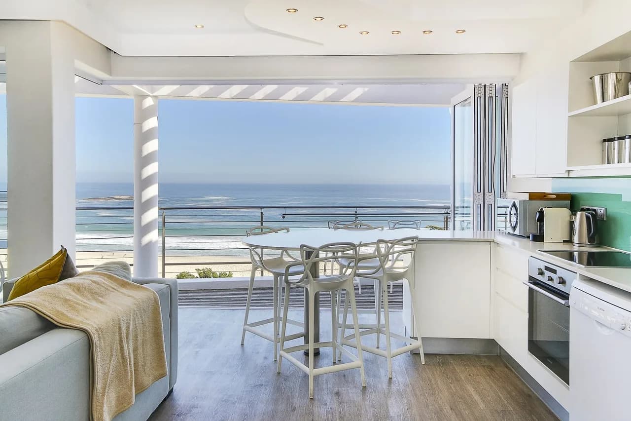 Modernes Apartment perfekt gelegen in der Nähe des Camps Bay Strandes, Foto 3