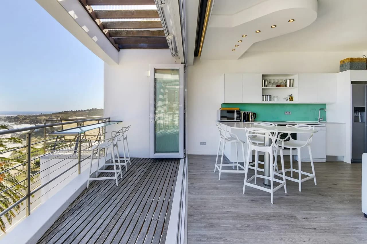 Modernes Apartment perfekt gelegen in der Nähe des Camps Bay Strandes, Foto 4