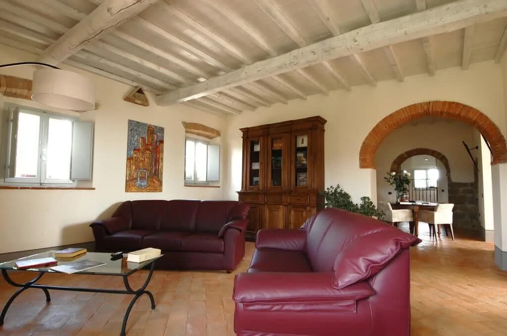 Magnificent Villa With Postcard Landscape Setting photo 2