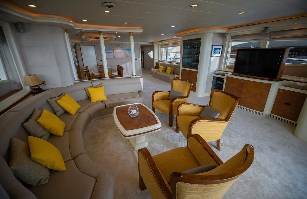 35,05 m luxuriöse Motoryacht mit Sauna und Jacuzzi auf dem Deck, Foto 2