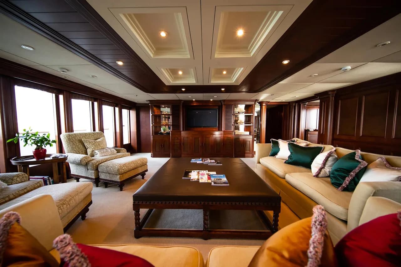 69,50 m elegante Motoryacht mit Kino und Fitnessraum, Foto 2