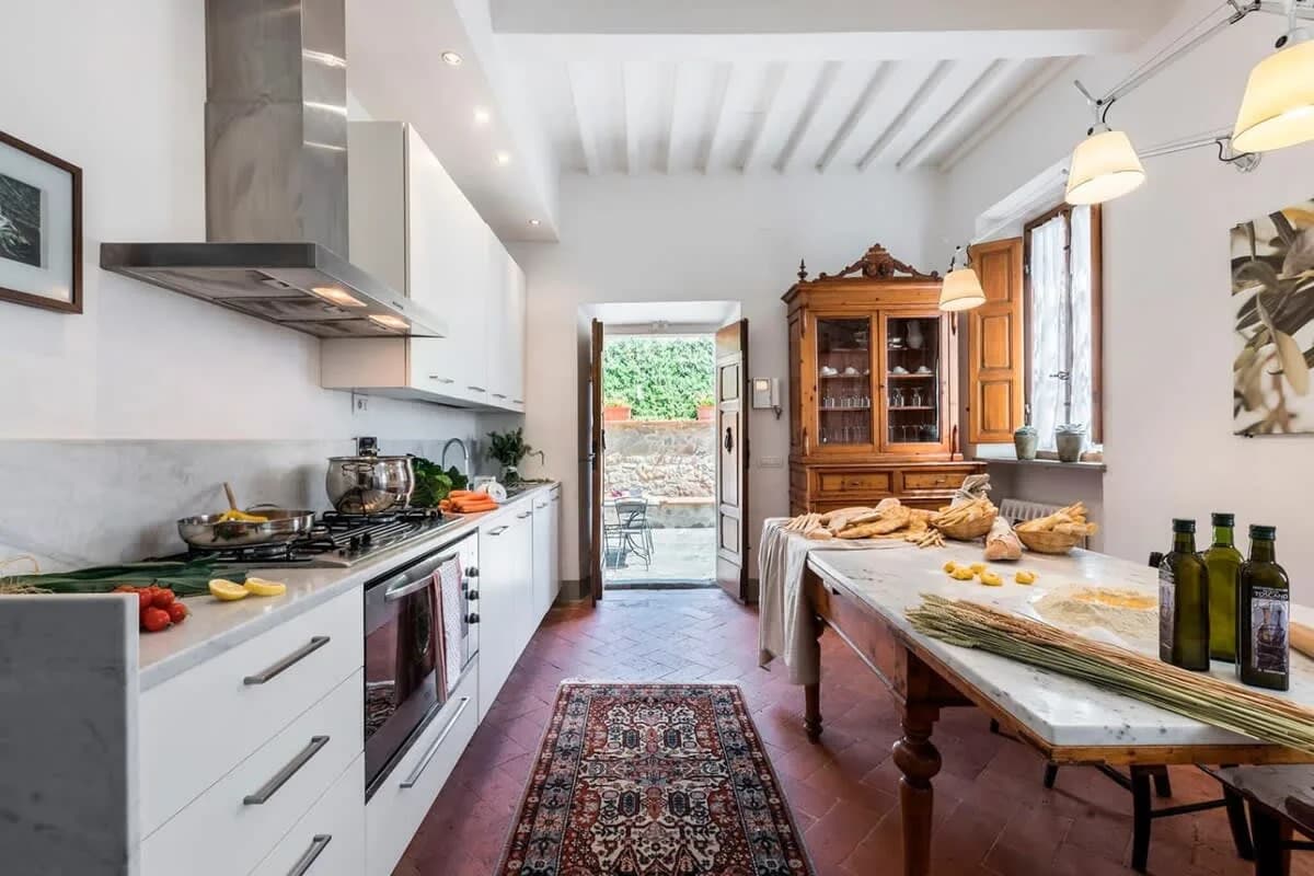 Noble stilvolle Villa mit grünen Wiesen rundherum., Foto 5