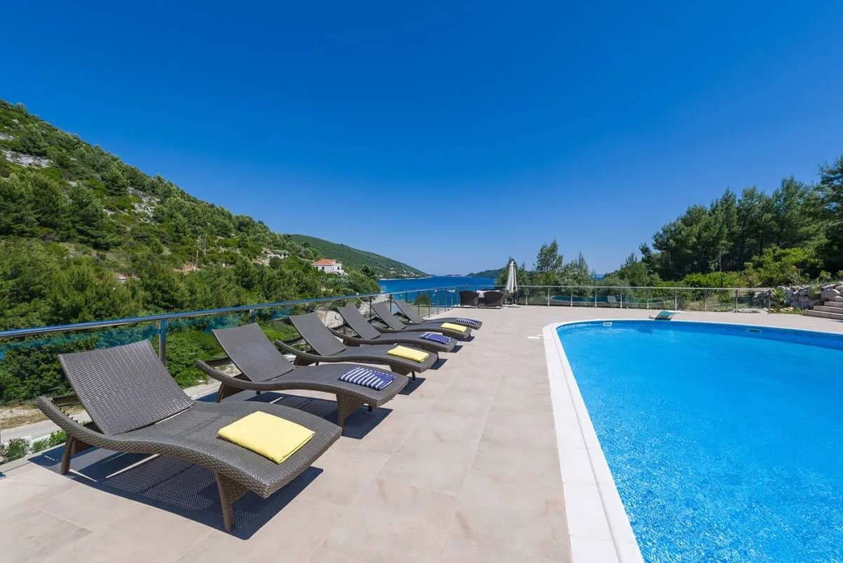 Friedliche Villa mit Pool und mediterranem Garten