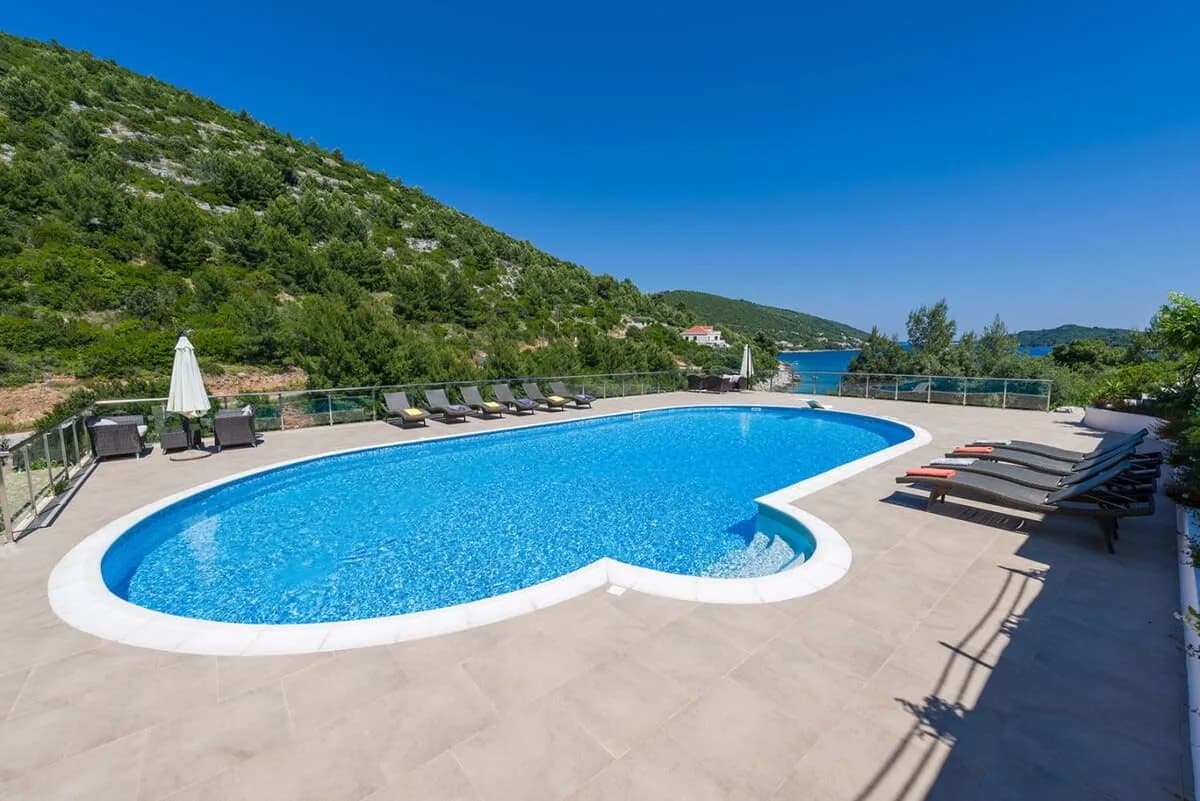 Friedliche Villa mit Pool und mediterranem Garten, Foto 2