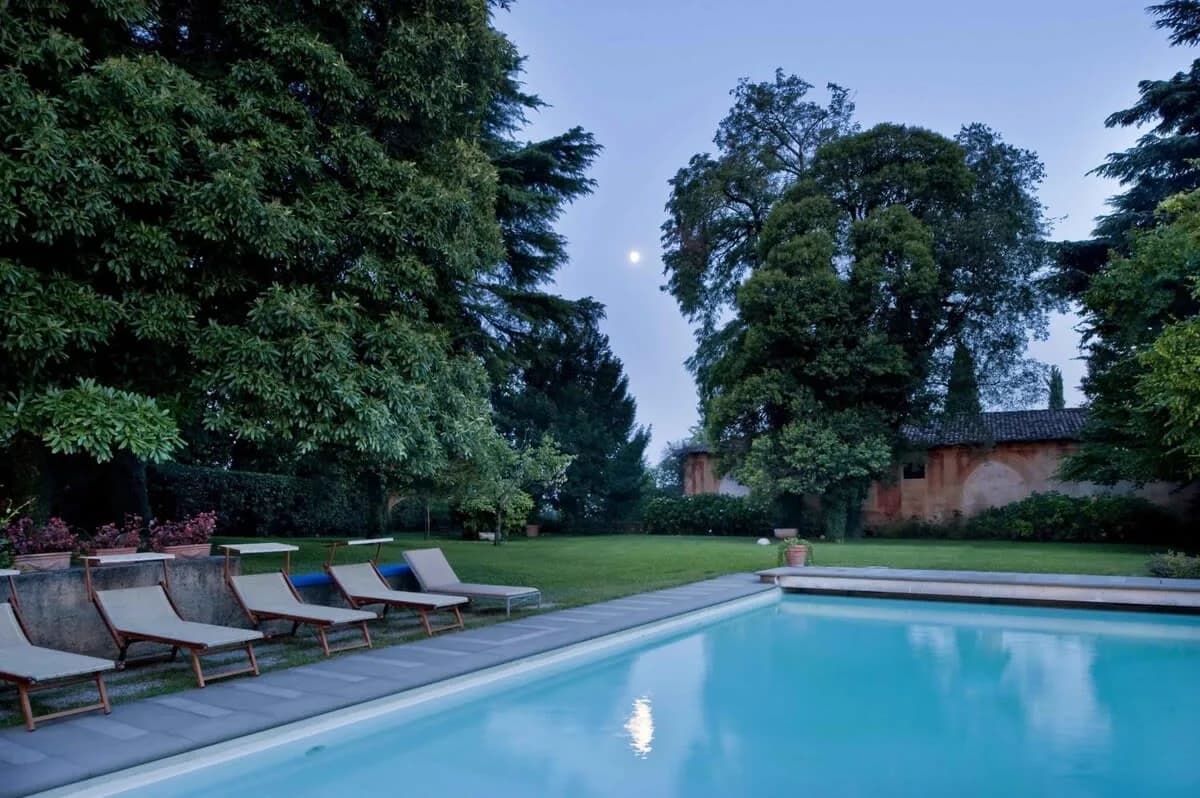 Beautiful Land Villa Around Historic Residence photo 4