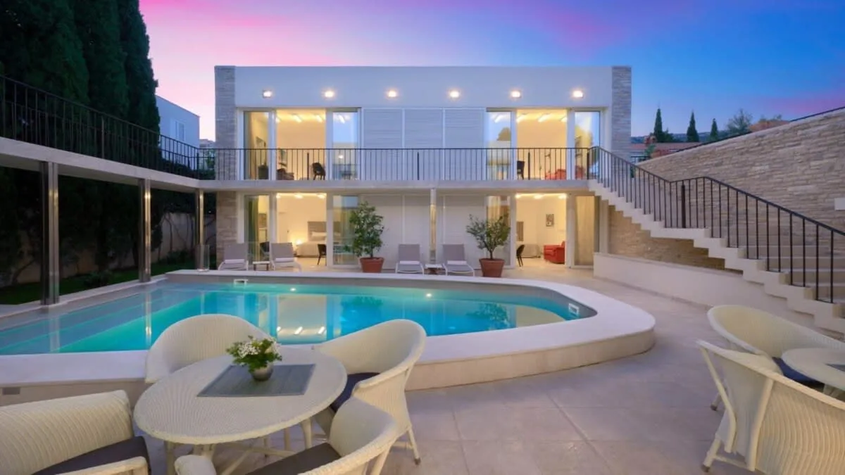 Dreamy Modern Villa With Insane Pool photo 4