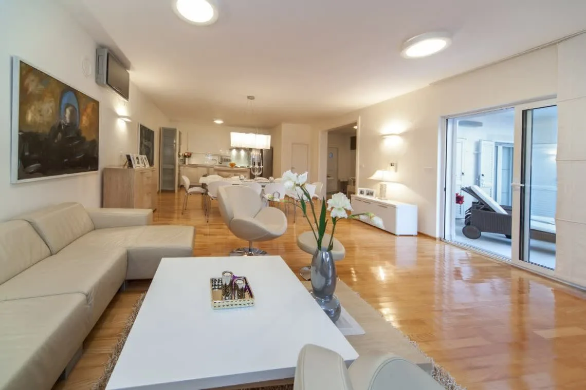 Glamouröse Villa der Romantik in atemberaubender Lage, Foto 4