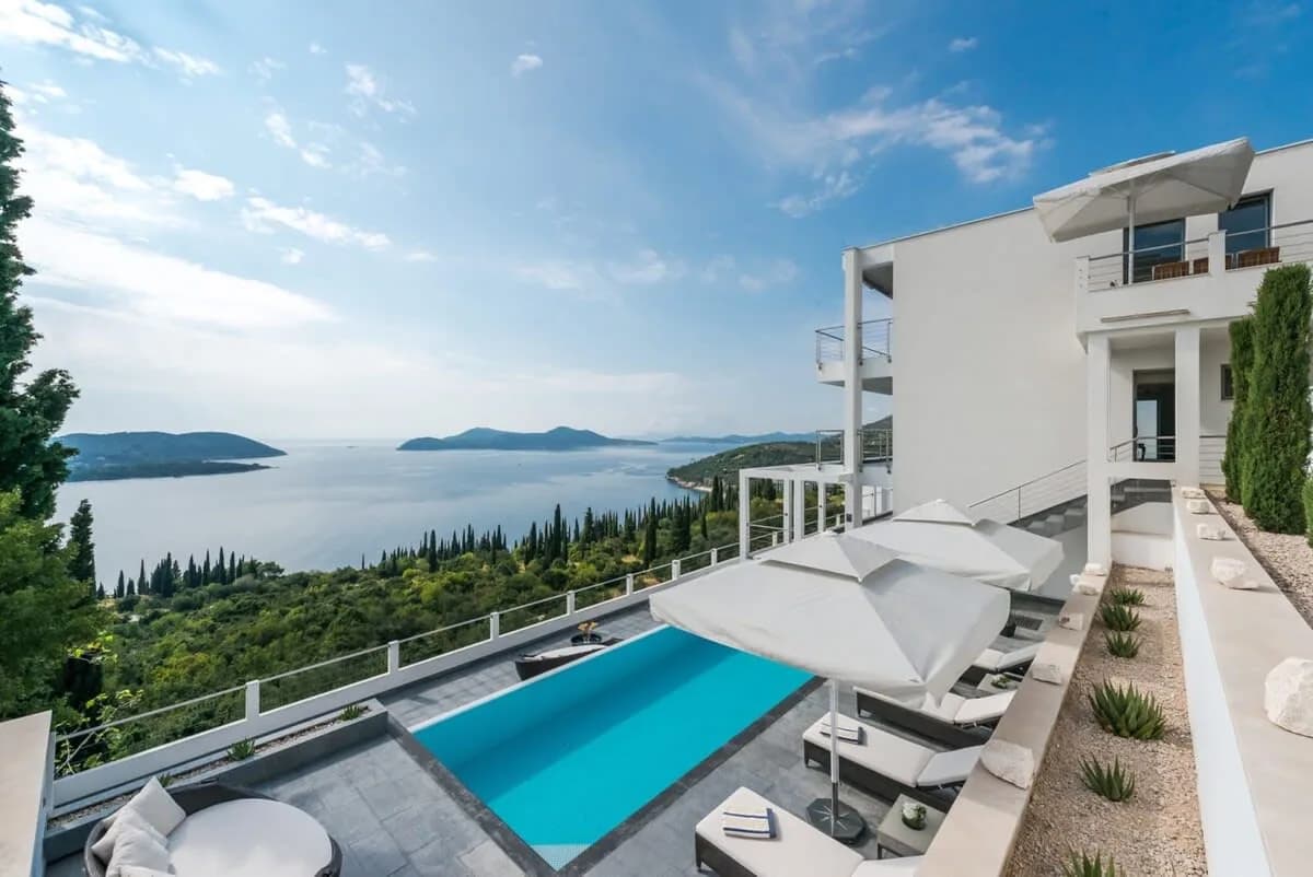 Villa Spacieuse et Propre avec Grande Piscine