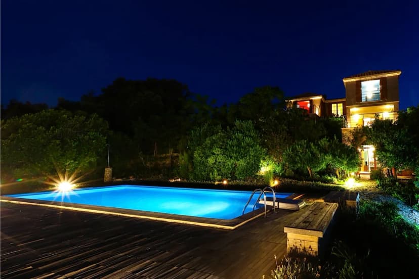 Exclusive Luxury Villa with Exquisite Gym