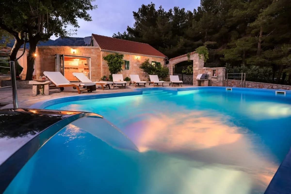 Charming Villa With Large Pool And Waterfall photo 2