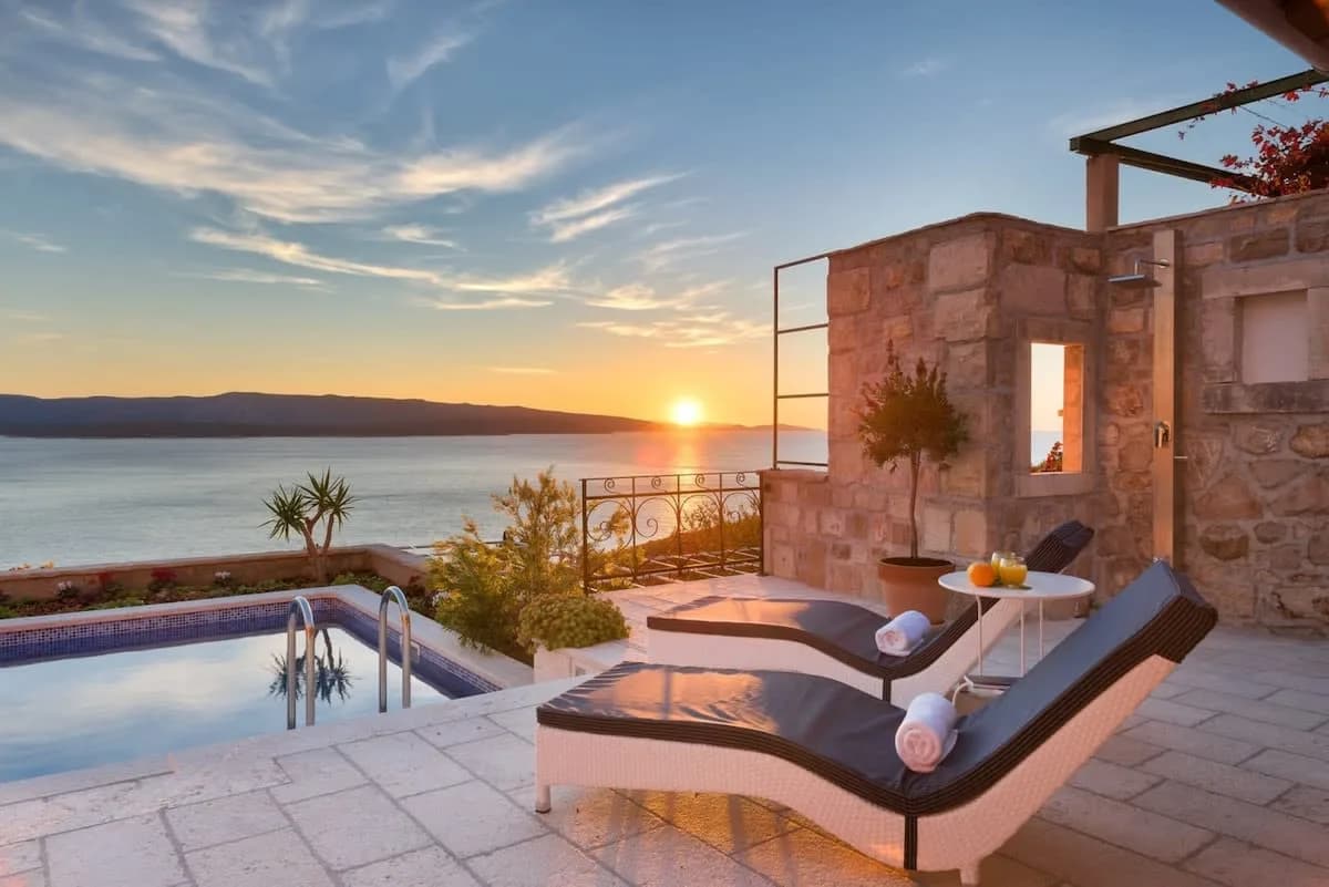 Villa Frente al Mar Renovada con Vistas Impresionantes, foto 5