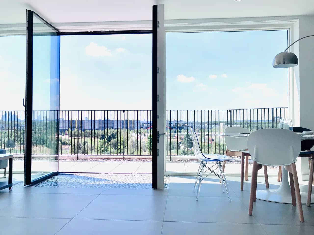 Panoramic Park View Penthouse in Stratford, London, England, photo 5