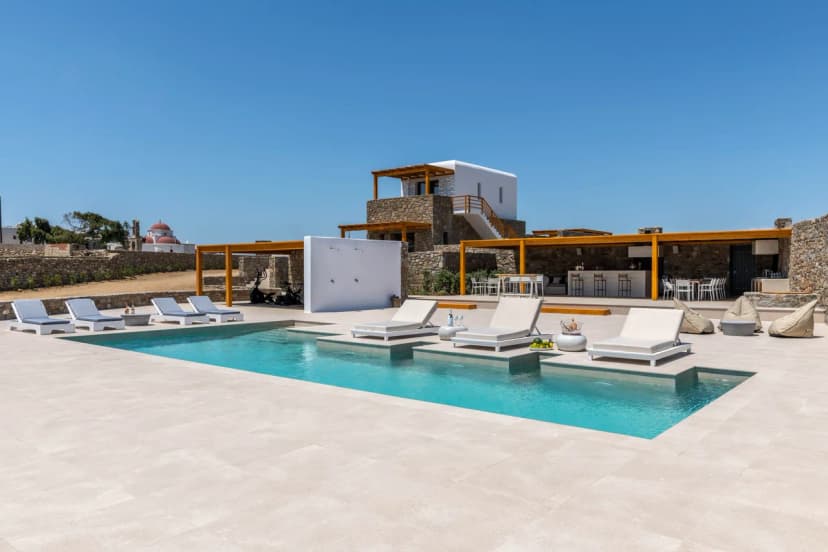 Unique 5 BR Villa With Refreshing Pool And Private Jacuzzi