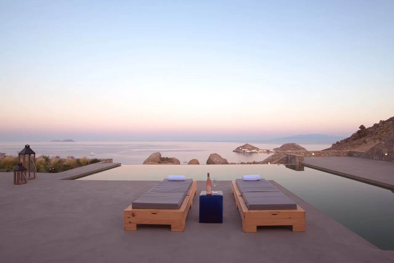 Elegante Villa mit Infinity-Pool und Ägäisblick