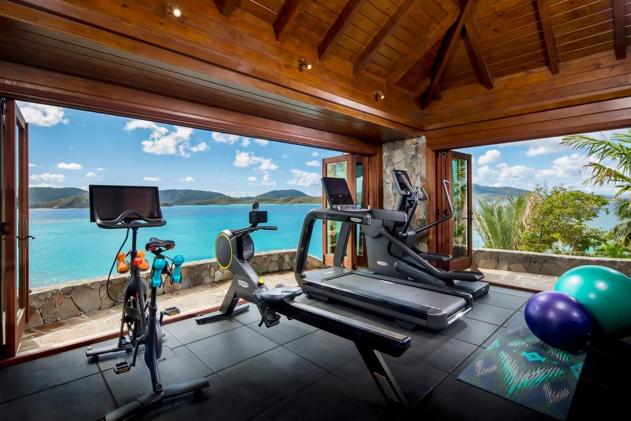 Wonderful Room With A Large Private Pool photo 2