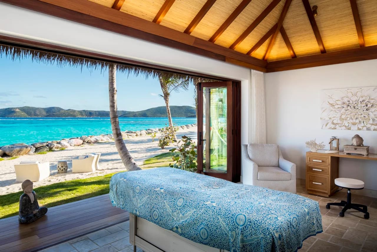 Wonderful Room With A Large Private Pool photo 3