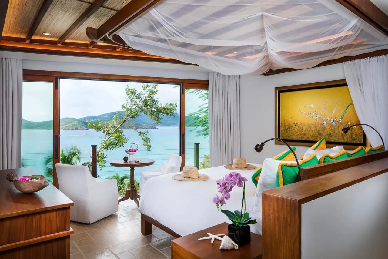 Well Decorated Suite With Beautiful Ocean Views