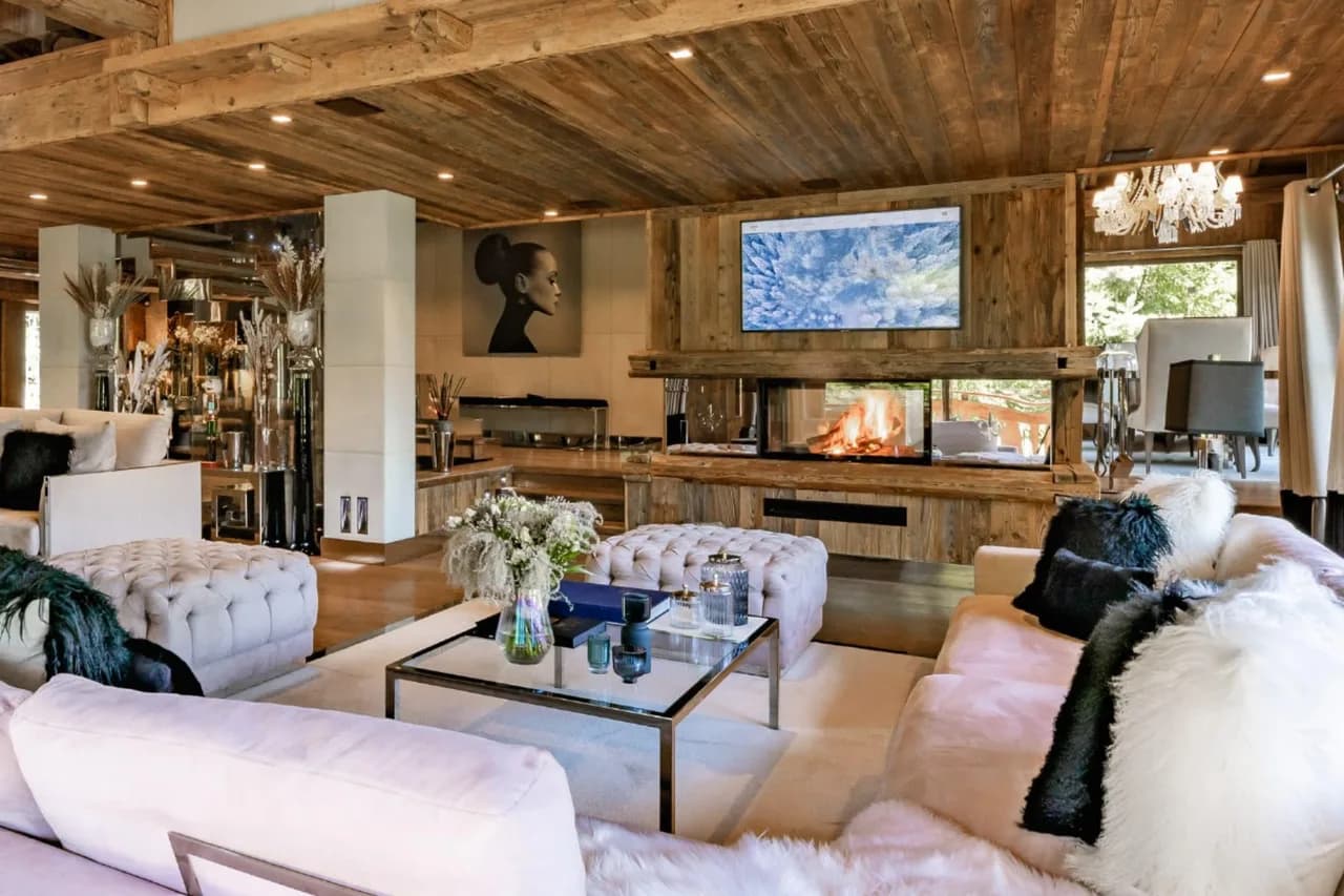 Stunning Mountain Retreat With Spa And Gym photo 2