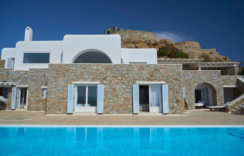 Well Designed Villa With Refreshing Swimming Pool