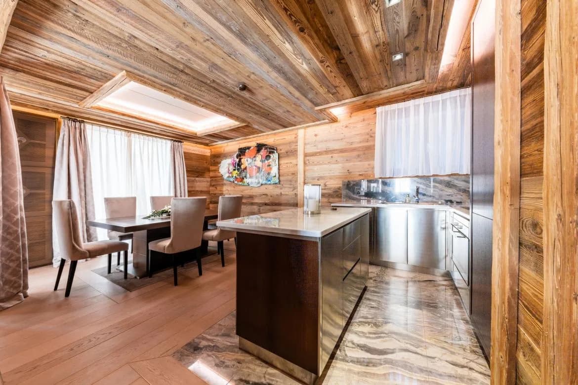 Luxuriöses Chalet mit 6 Schlafzimmern, Bibliothek und privatem Büro, Foto 3