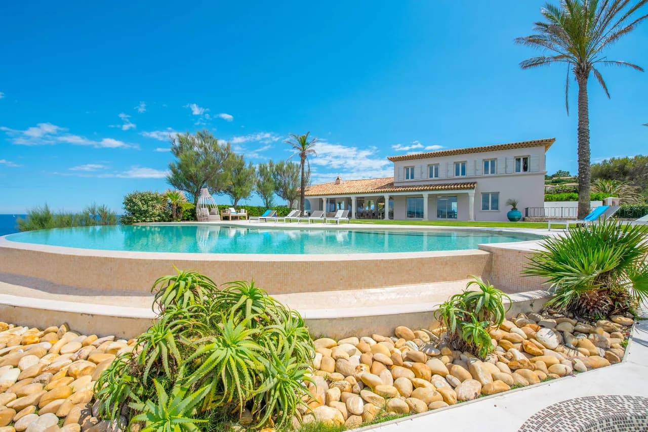 Panoramavilla am Meer mit Hammam und Sauna