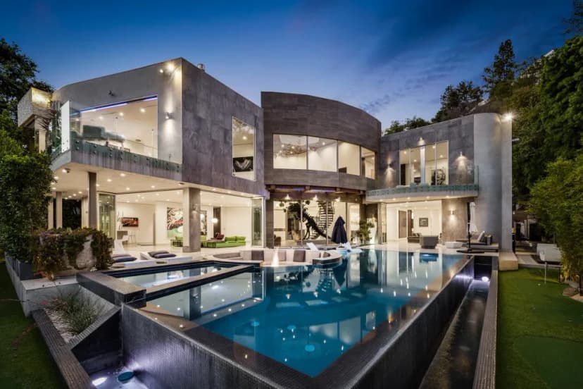 Lush Canyon Setting Villa with Cinema