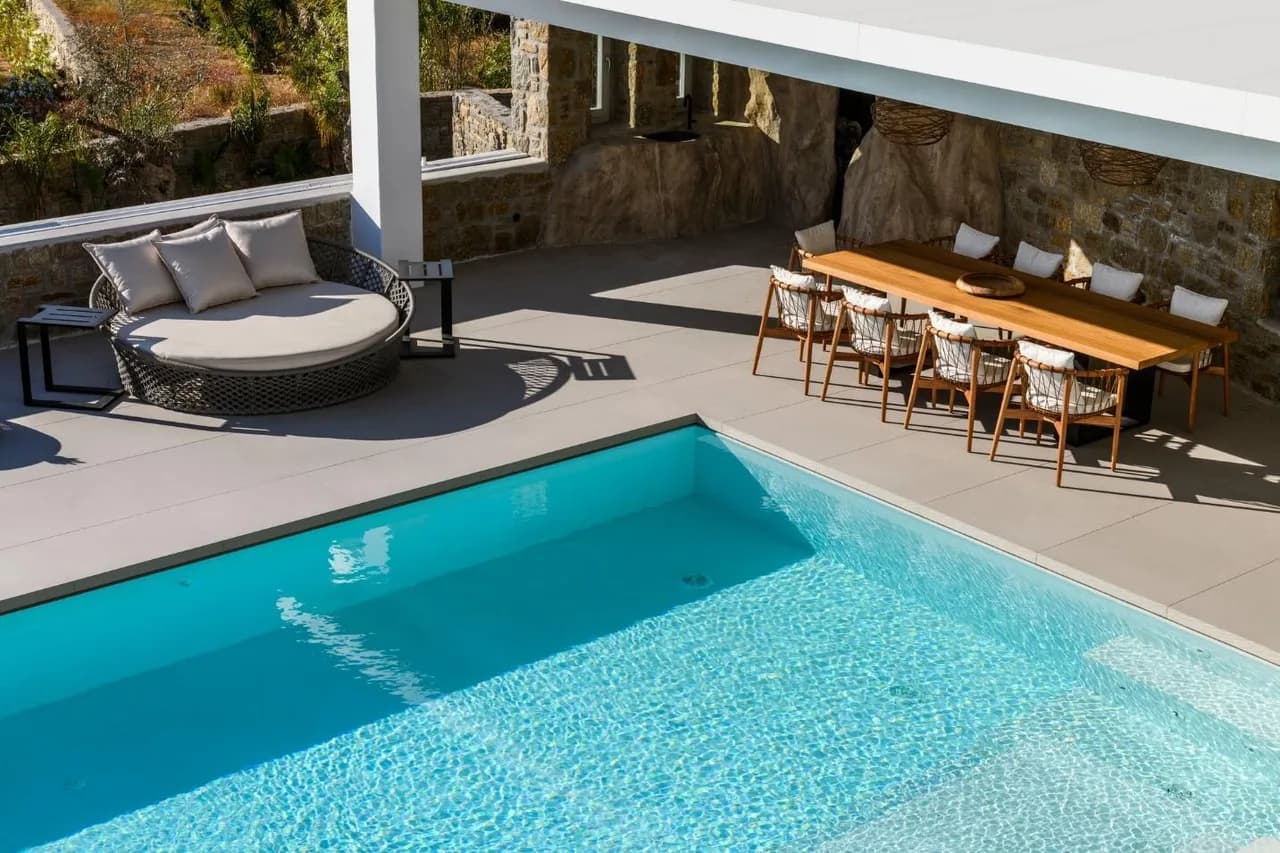 Amplia Villa de 9 Habitaciones con Muebles Estéticos