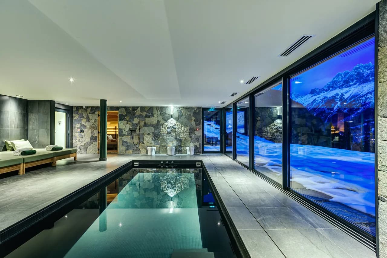 An award-wining Alpine retreat with chic modern interiors photo 2