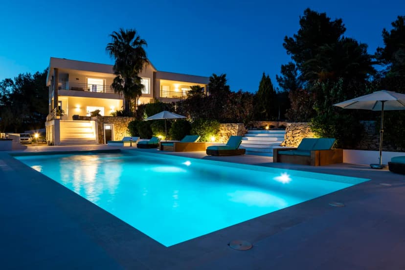 Beautiful Countryside Residence Suitable For Large Groups