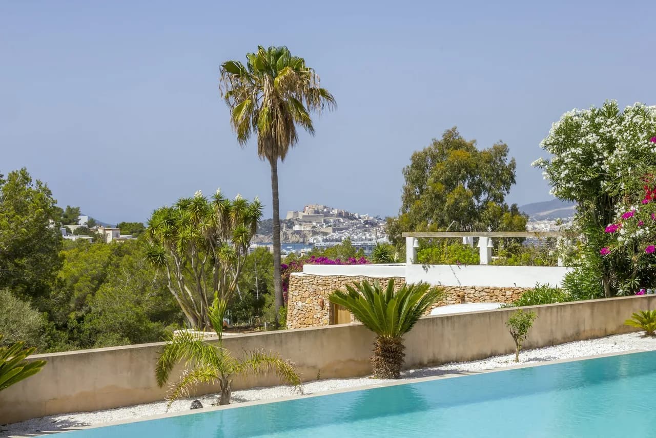 Propiedad Moderna Perfectamente Ubicada Cerca de Ibiza con Amplias Vistas de la Ciudad de Ibiza, foto 3