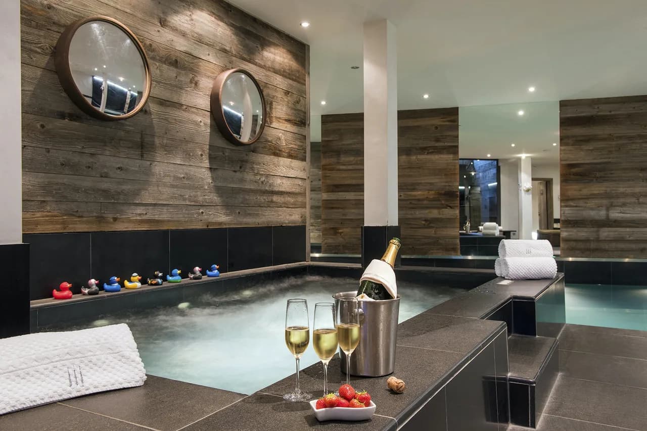 Ein TRAUMHAFTES CHALET-REFUGIUM, DAS ÜBER DEM BERG ÜBER VERBIER THRONT, Foto 4