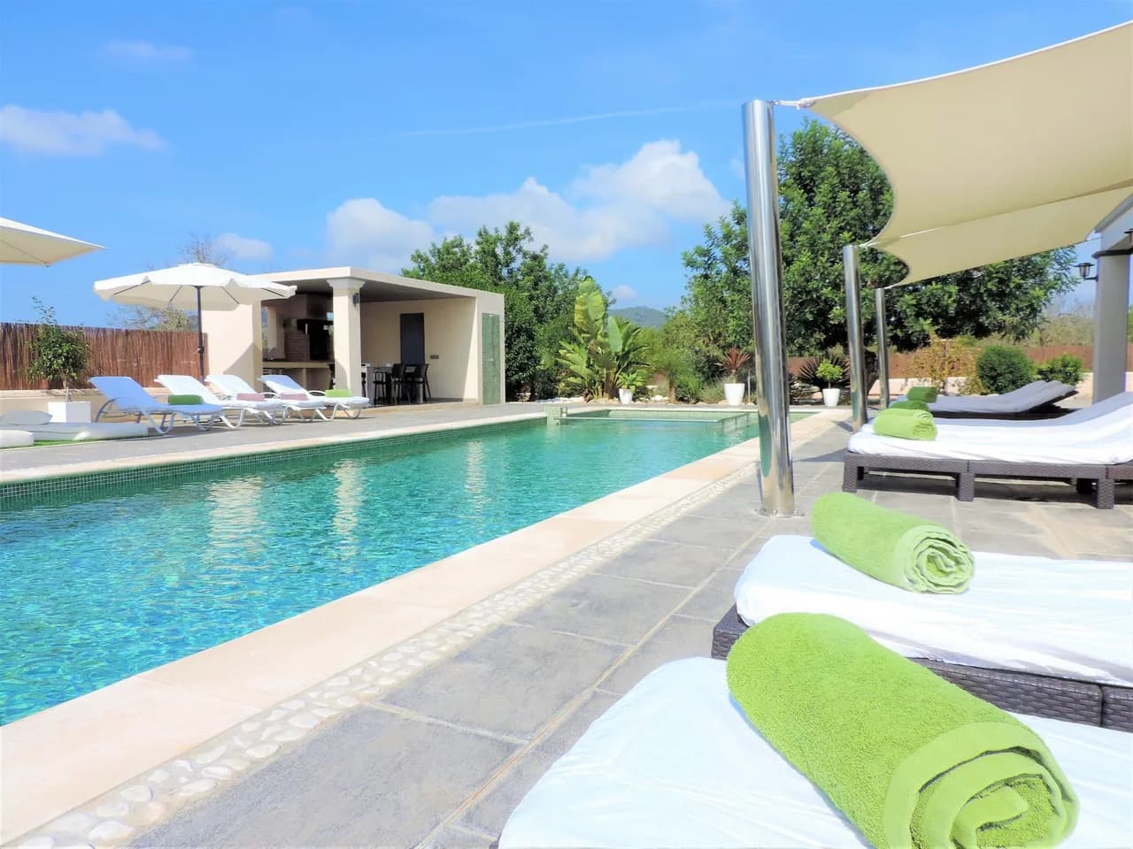 Secluded countryside plot, close to San Antonio photo 4