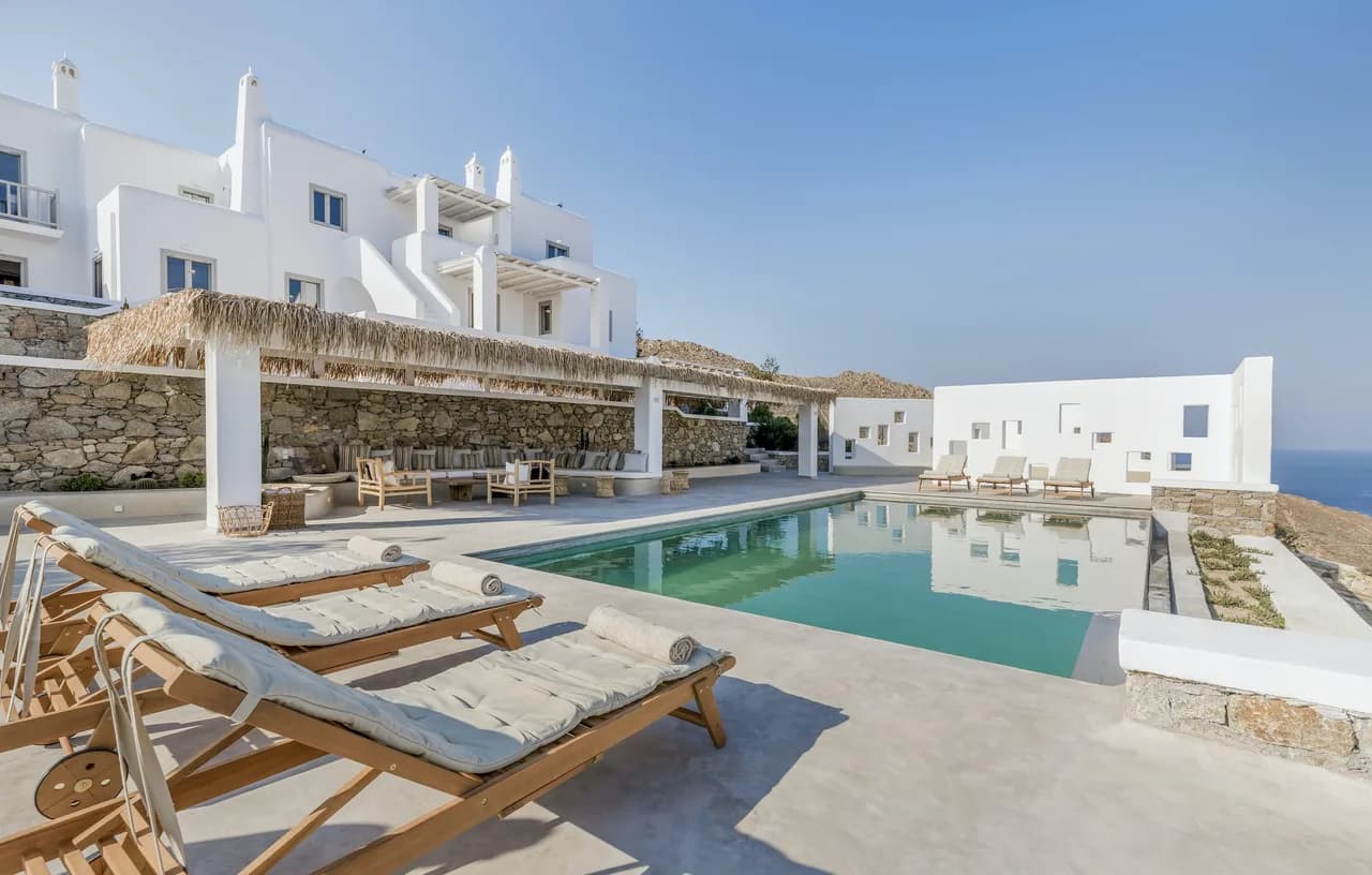 Wunderschöne Villa auf einem Hügel über dem Agios Sostis Strand, Foto 2