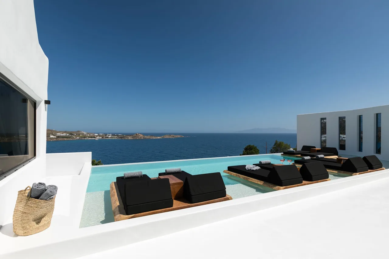 Eine exquisite Villa mit atemberaubenden Außenbereichen, Foto 4