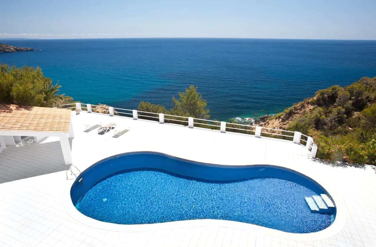 Hermosa villa contemporánea con vistas impresionantes a las aguas cristalinas de Es Cubells., foto 2