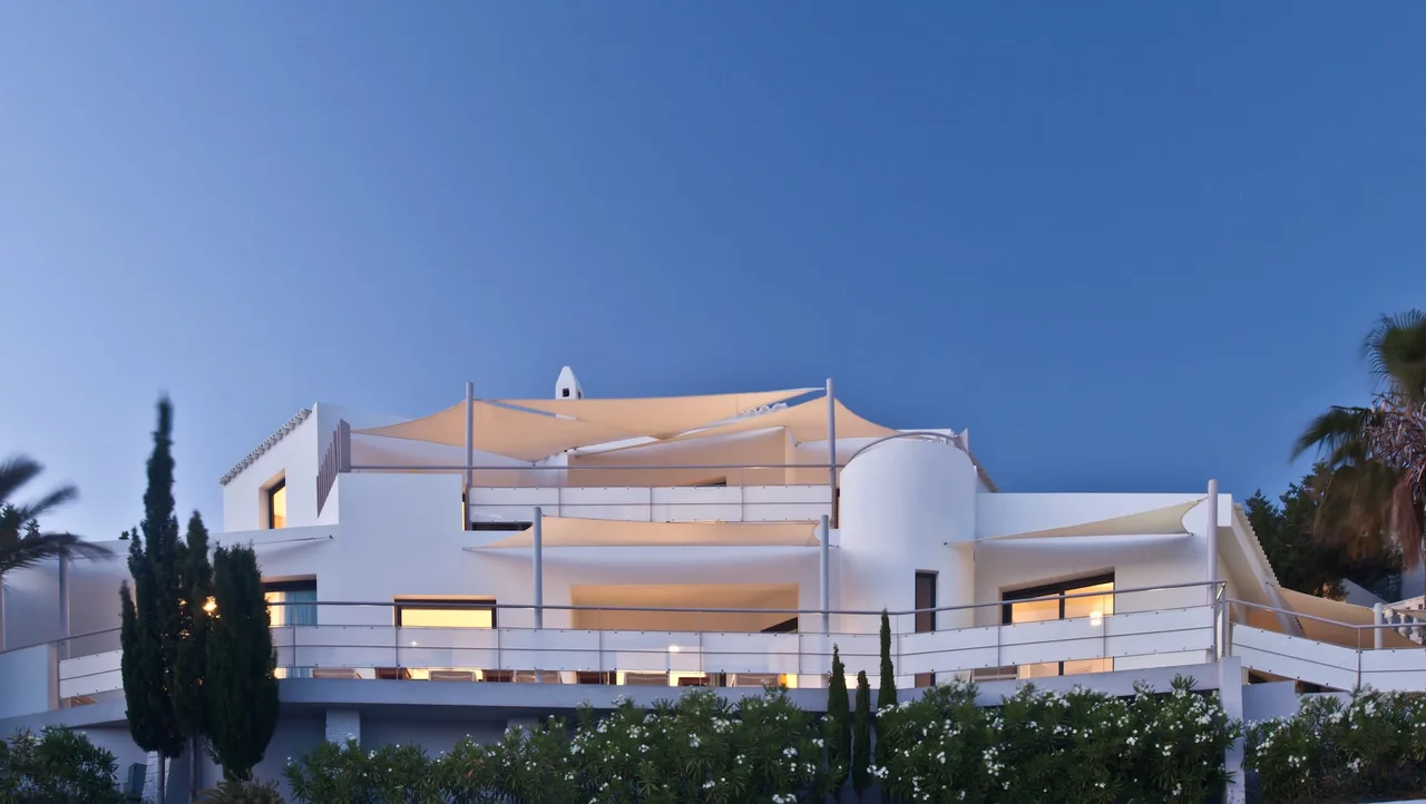 Hermosa villa contemporánea con vistas impresionantes a las aguas cristalinas de Es Cubells., foto 3