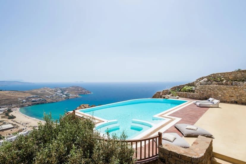 RELAXED, NATURAL ATMOSPHERE WITH GLORIOUS VIEWS