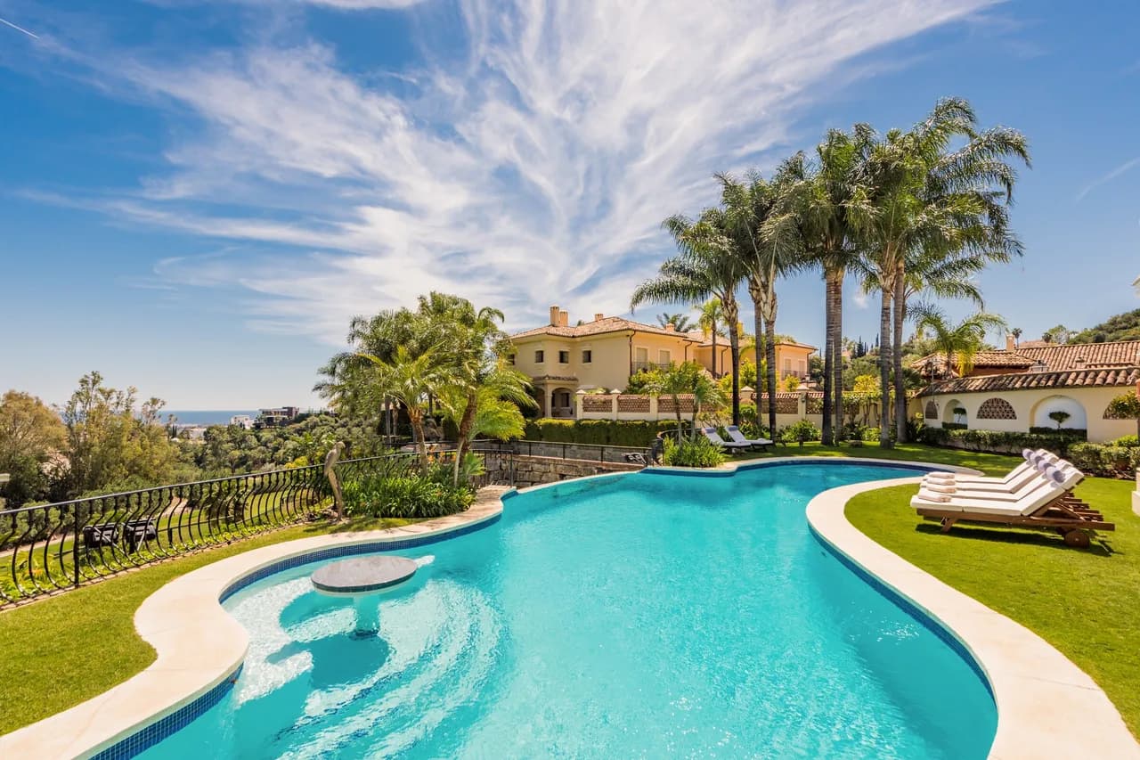 Villa Exclusiva en la Ladera con Piscina Interior y Cancha de Tenis, foto 5