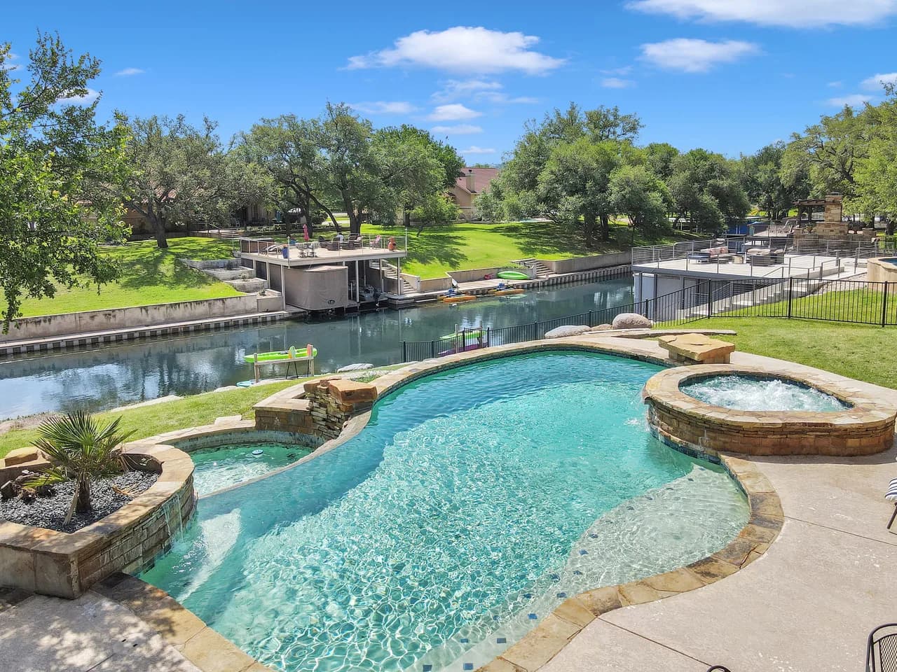 Retiro de Cuatro Habitaciones Junto al Lago en Austin, foto 4
