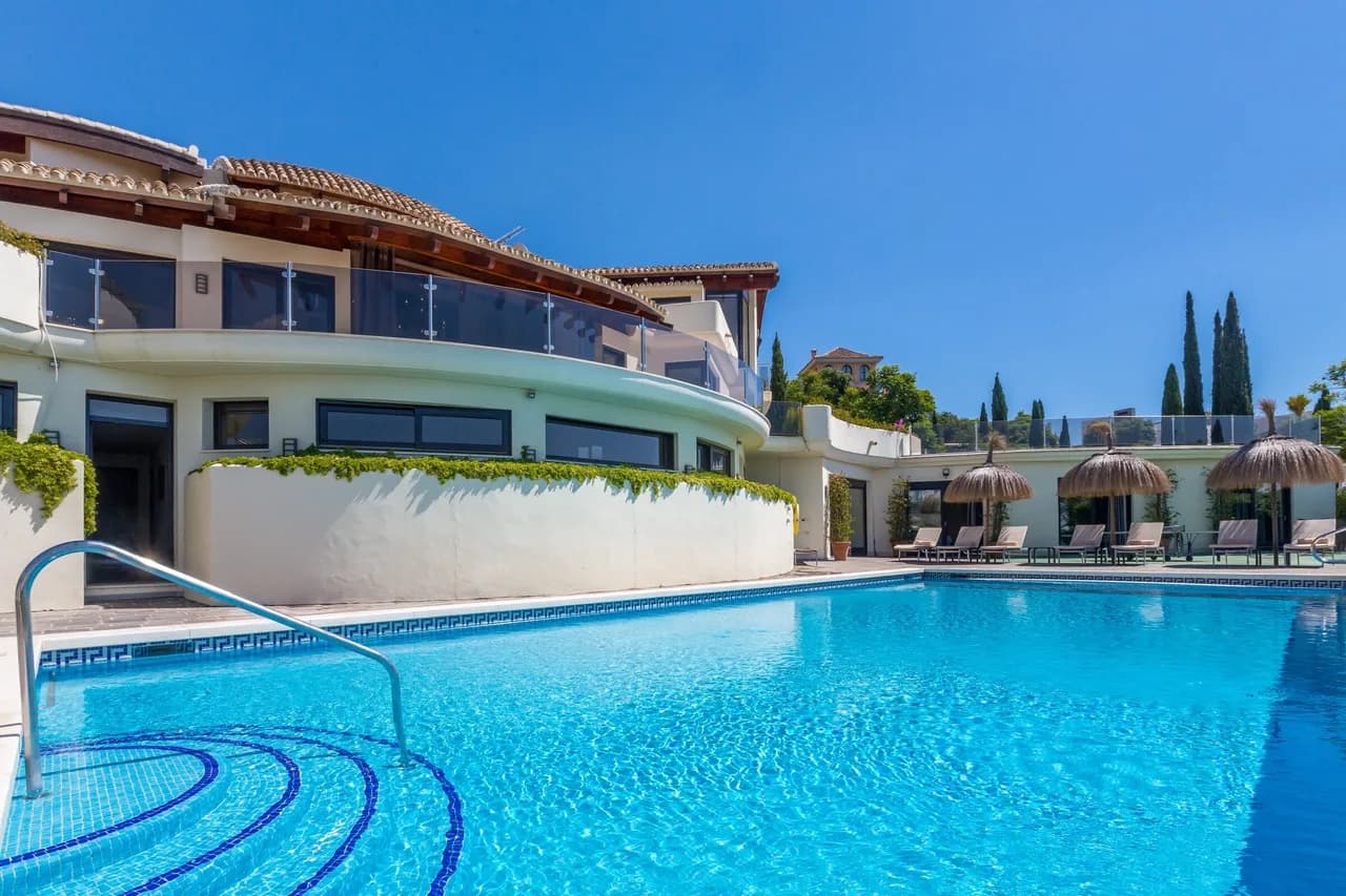 Ultimative, anspruchsvolle Villa mit Sauna und Jacuzzi
