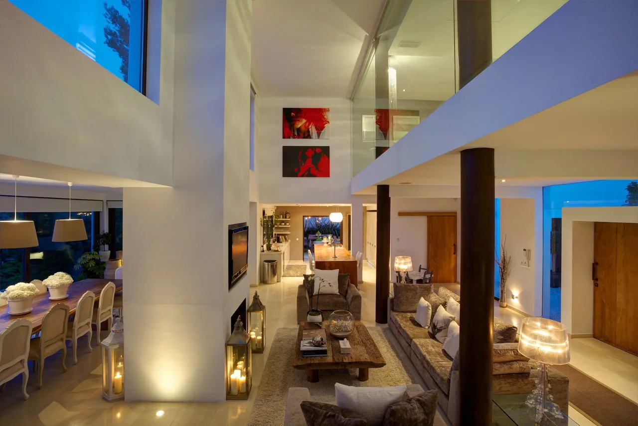 IMPRESIONANTE VILLA DE ESTILO RURAL CON ACABADOS MODERNOS DE LA MÁS ALTA CALIDAD, foto 3