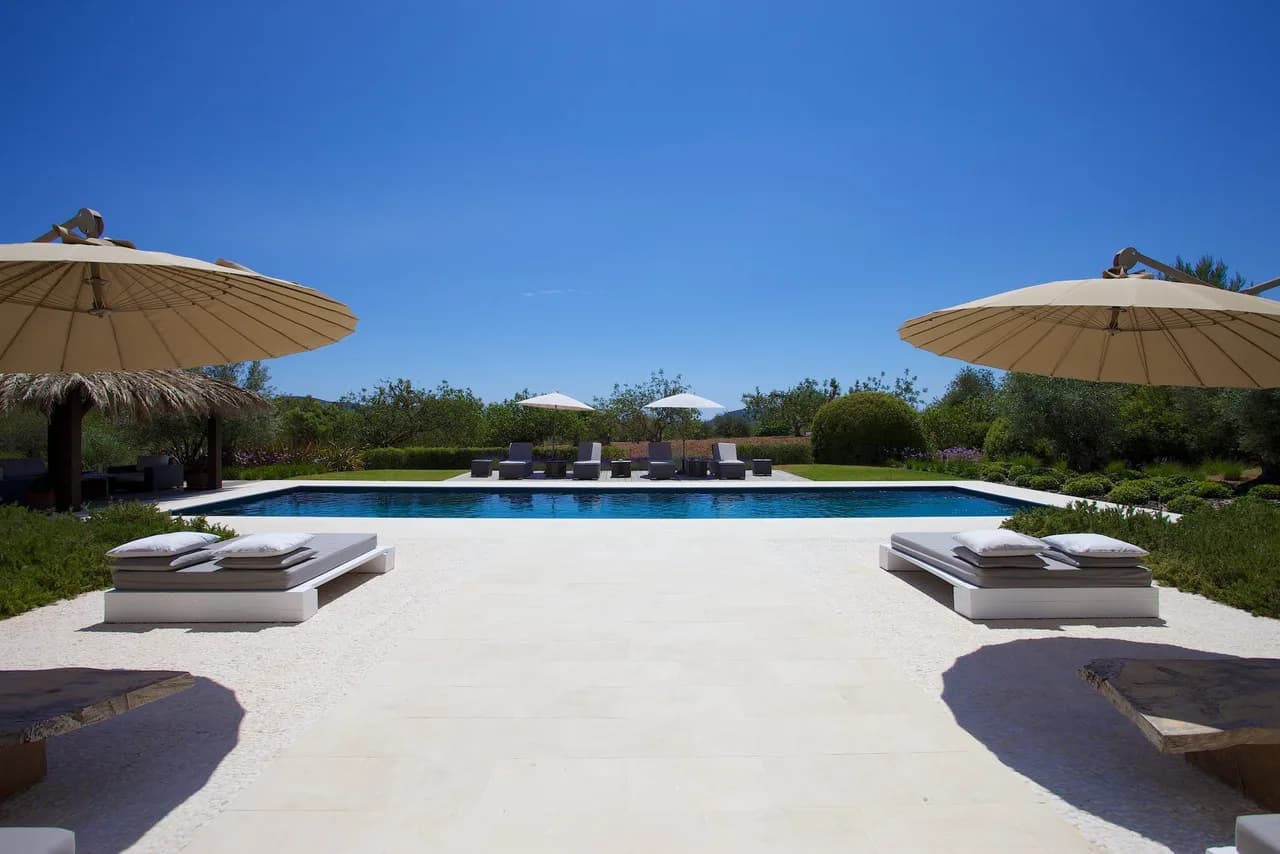 IMPRESIONANTE VILLA DE ESTILO RURAL CON ACABADOS MODERNOS DE LA MÁS ALTA CALIDAD, foto 5