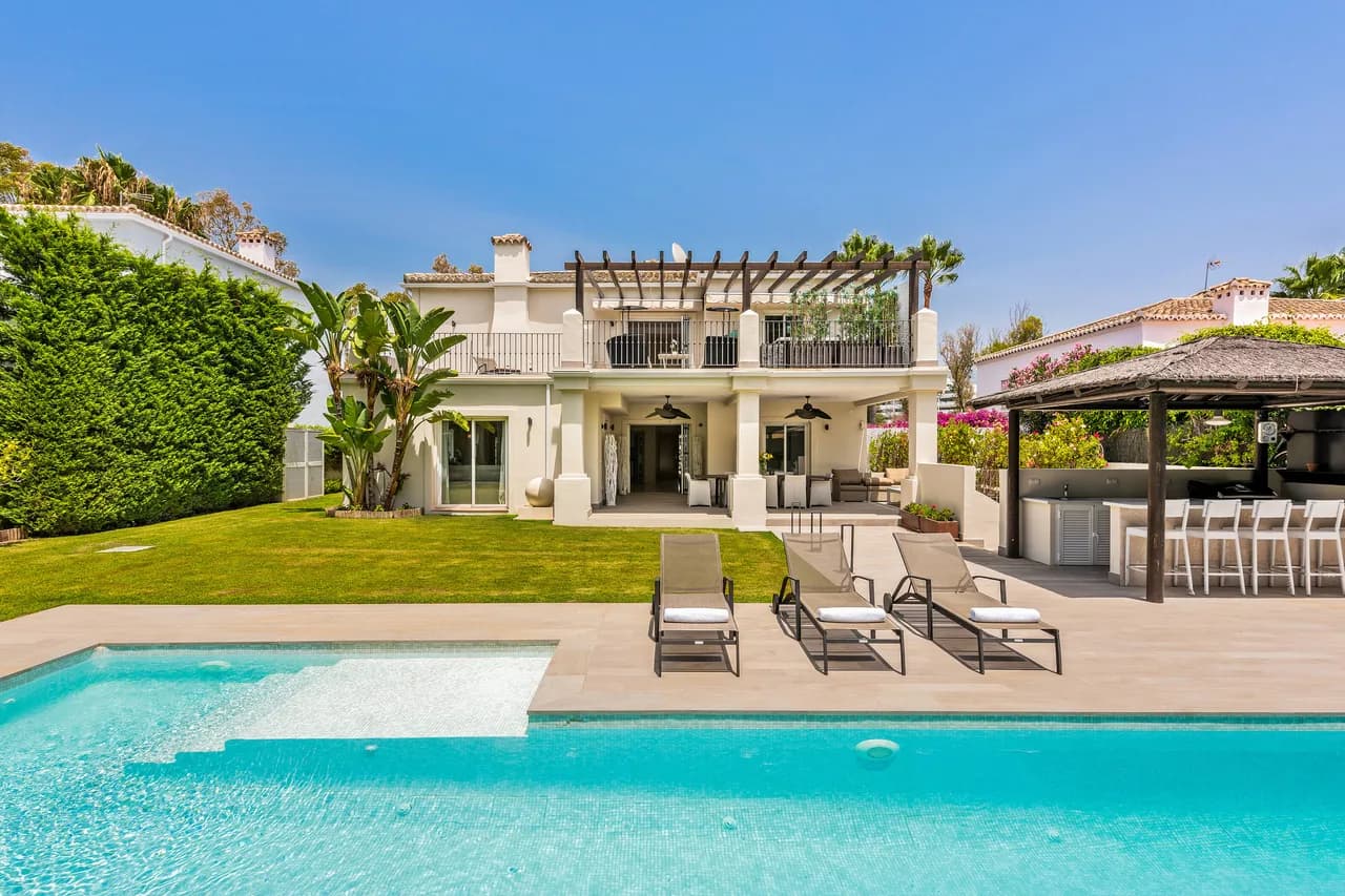 Beautiful Beach Villa with Golf Club photo 5