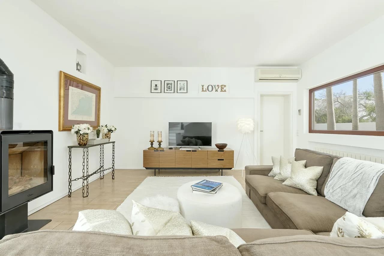 EINE MODERNE VILLA, MODERN IM DESIGN UND WUNDERSCHÖN DURCHGEHEND AUF EINEM SEHR HOHEN STANDARD EINGERICHTET, Foto 2