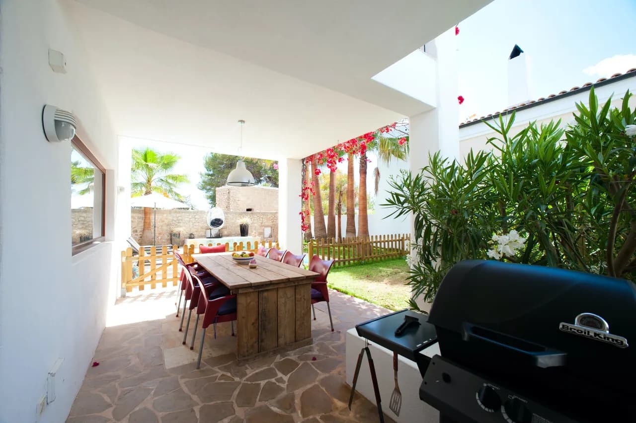 EINE MODERNE VILLA, MODERN IM DESIGN UND WUNDERSCHÖN DURCHGEHEND AUF EINEM SEHR HOHEN STANDARD EINGERICHTET, Foto 3