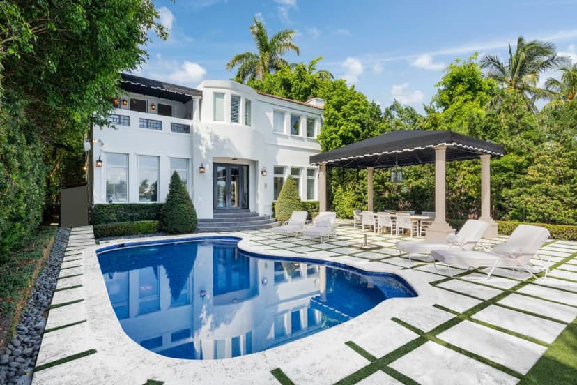 Newly Furnished Villa with Covered Outdoor Dining and Water Views